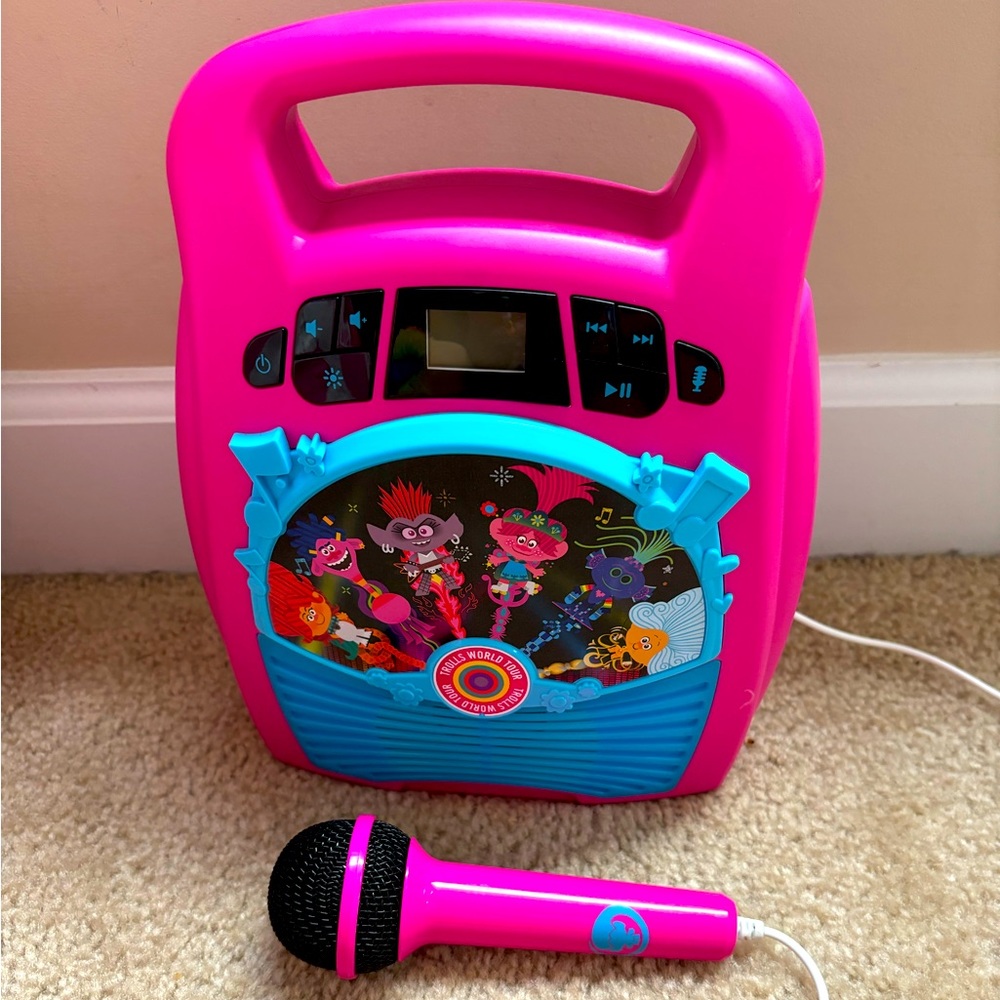 Trolls world tour, karaoke machine
